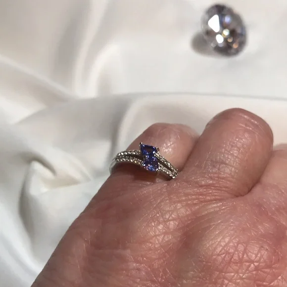 Trillion cut Genuine Tanzanite with Zircons Sz 6, 7, 8 - Picture 4 of 5